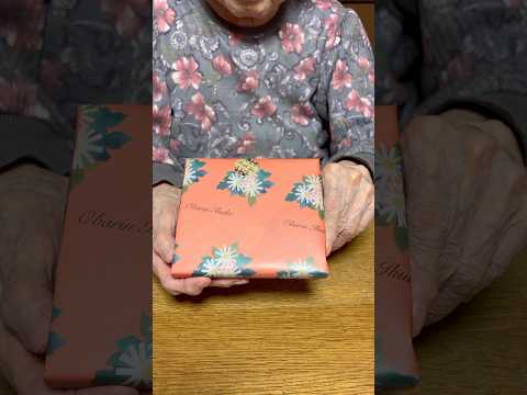 もうすぐ誕生日の元高島屋店員の幾子さんによるゲームソフトの回転包装🎁 サムネイル