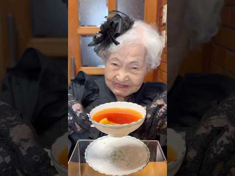 ハリポタに出てきそうなおばあさんが偶然家にいらっしゃったのでお茶会に招待してみた サムネイル